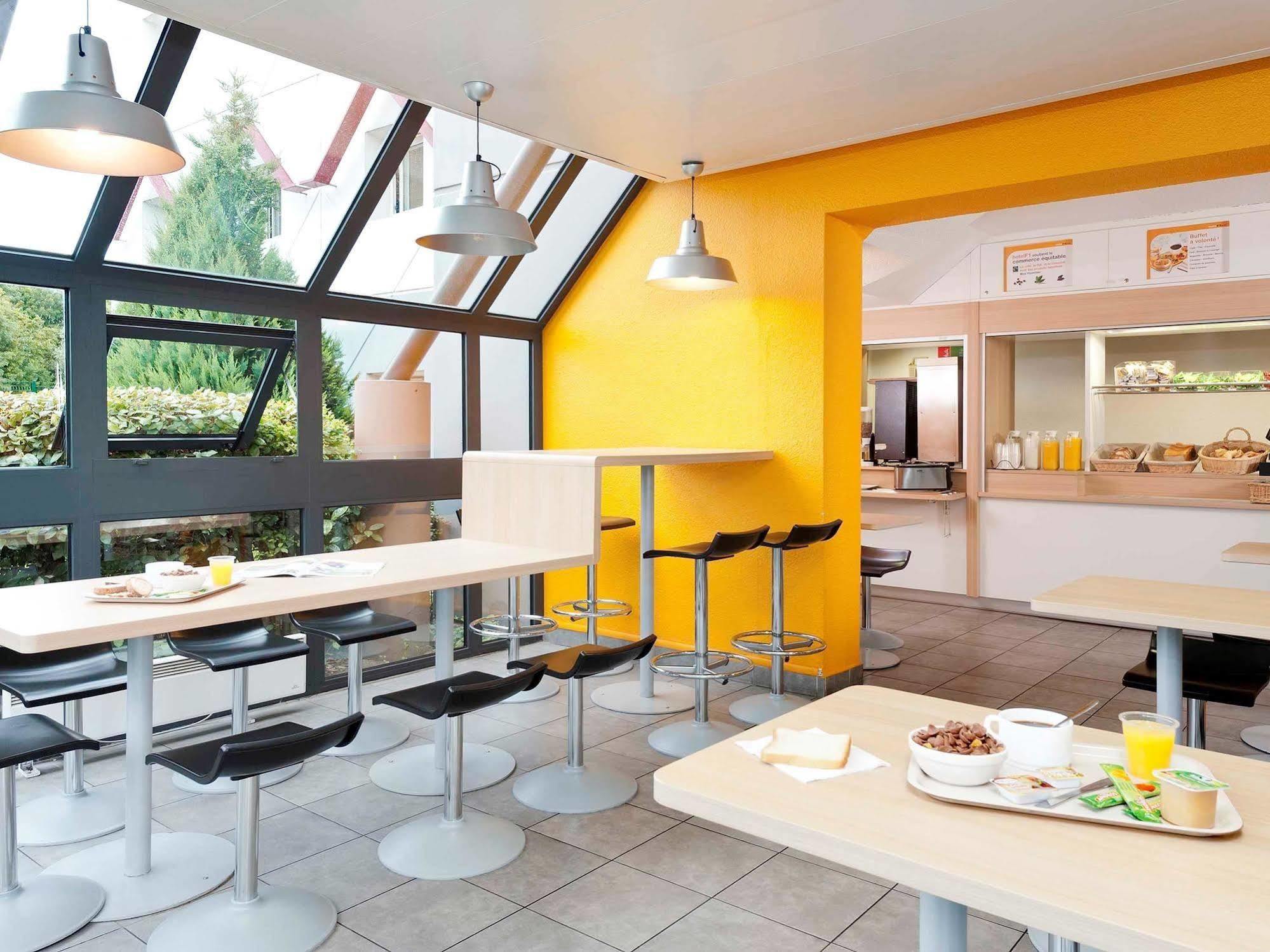 Hotelf1 Saint Etienne La Grand Croix LʼHorme Екстериор снимка